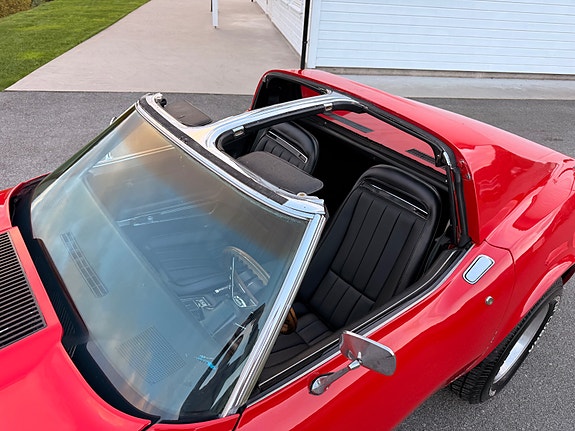 Chevrolet Corvette 28 of 30