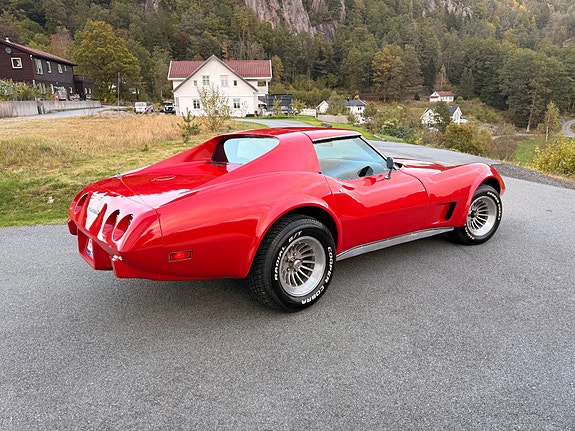 Chevrolet Corvette 14 of 30