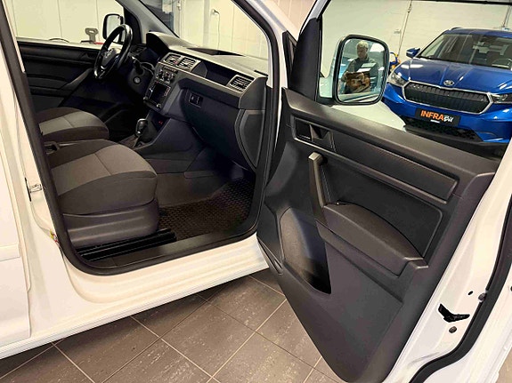 Volkswagen Caddy Maxi 25 of 27