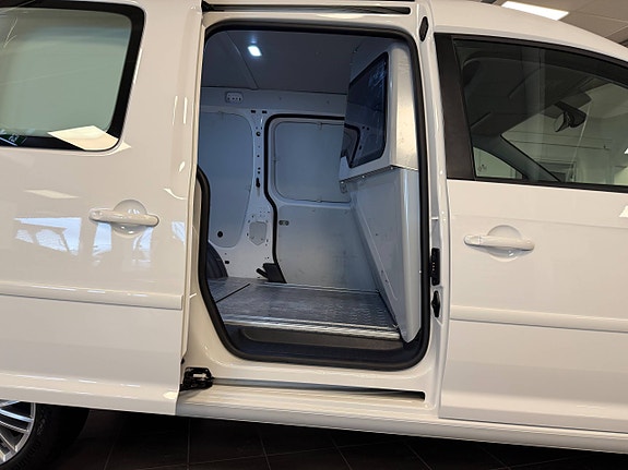 Volkswagen Caddy Maxi 27 of 27