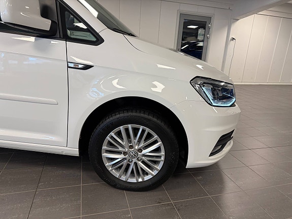 Volkswagen Caddy Maxi 22 of 27