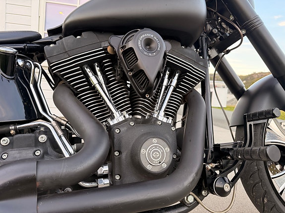 Harley-Davidson FXSTB / I Softail Night Train 18 of 30