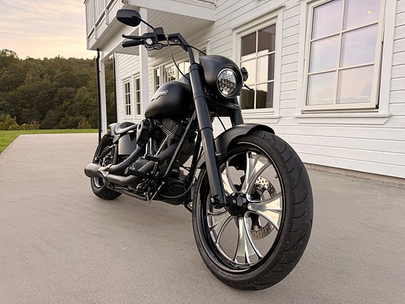 Harley-Davidson FXSTB / I Softail Night Train 3 of 30
