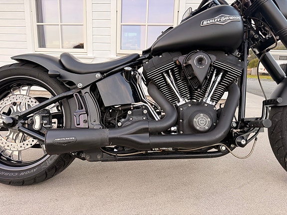 Harley-Davidson FXSTB / I Softail Night Train 16 of 30