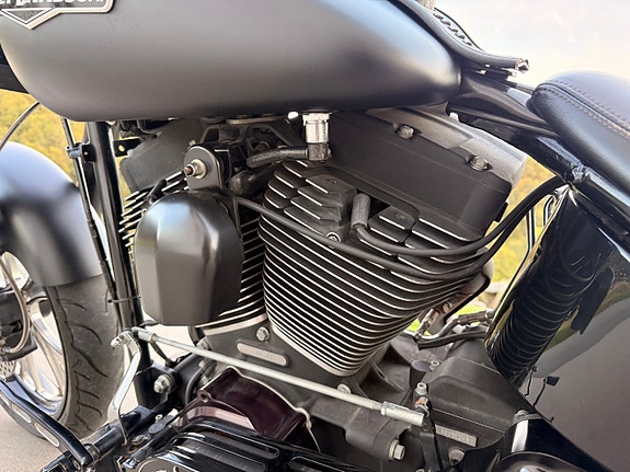 Harley-Davidson FXSTB / I Softail Night Train 28 of 30