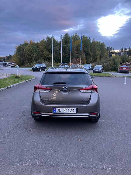 Toyota Auris 5 of 13