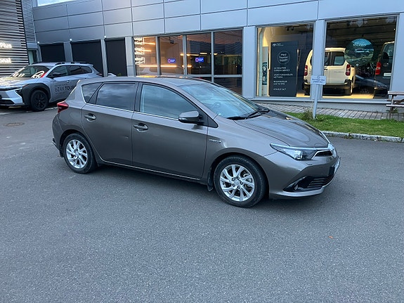 Toyota Auris 4 of 13