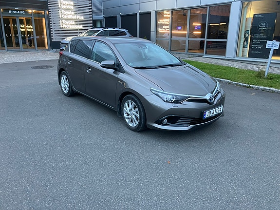 Toyota Auris 3 of 13