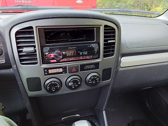 Suzuki Grand Vitara 6 of 8
