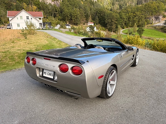 Chevrolet Corvette 12 of 30
