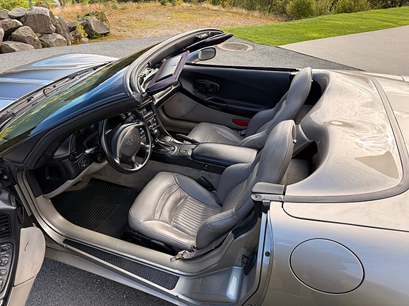 Chevrolet Corvette 26 of 30
