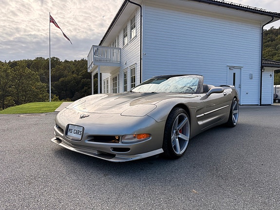 Chevrolet Corvette 4 of 30