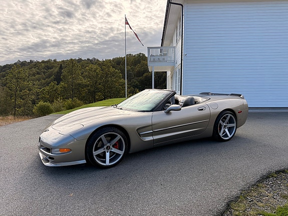 Chevrolet Corvette 5 of 30