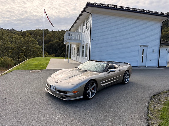 Chevrolet Corvette 2 of 30