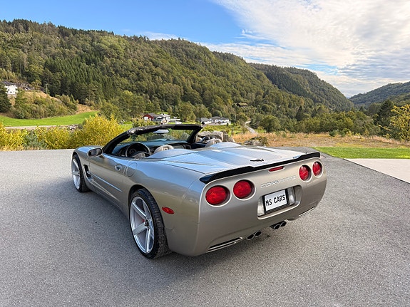 Chevrolet Corvette 9 of 30