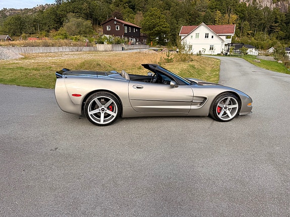 Chevrolet Corvette 15 of 30