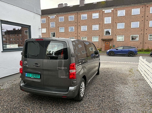 Toyota Proace 2 of 8