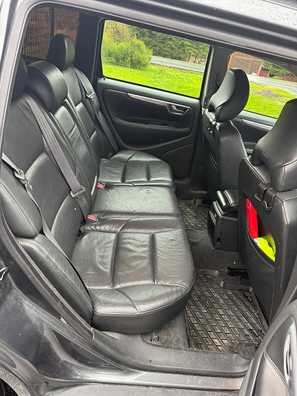 Volvo V70 8 of 13