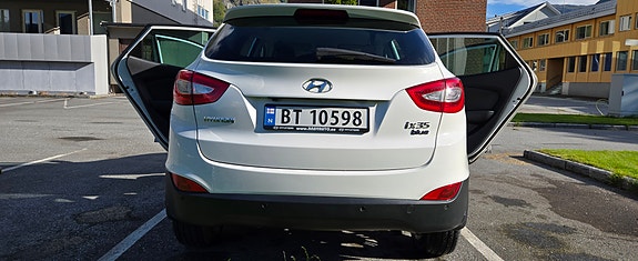 Hyundai ix35 2 of 30