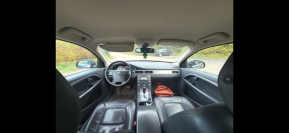 Volvo V70 10 of 16