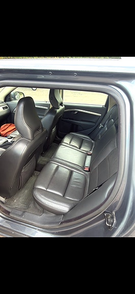 Volvo V70 8 of 16