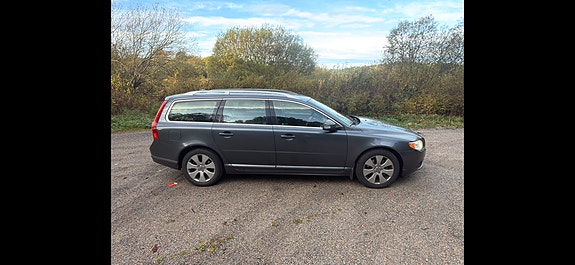 Volvo V70 4 of 16