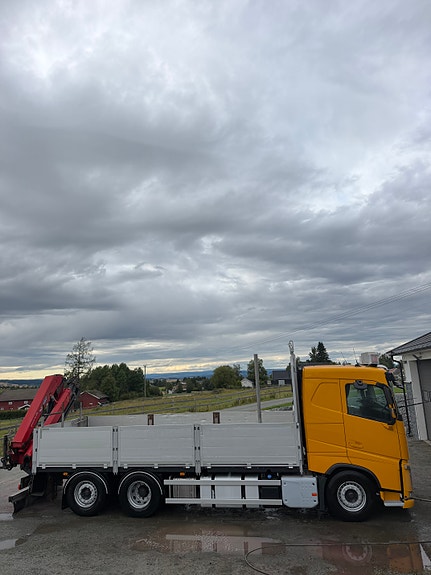 Volvo FH 540 2 of 20