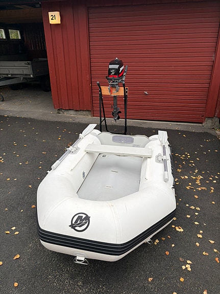 Quicksilver Tendy AirDeck 240 med Mercury 4 hk motor 4 of 15