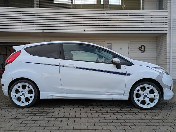 Ford Fiesta 3 of 20