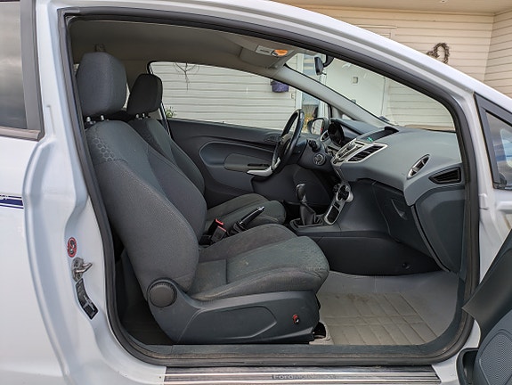 Ford Fiesta 8 of 20