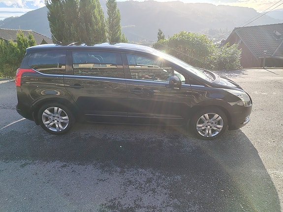 Peugeot 5008 4 of 17