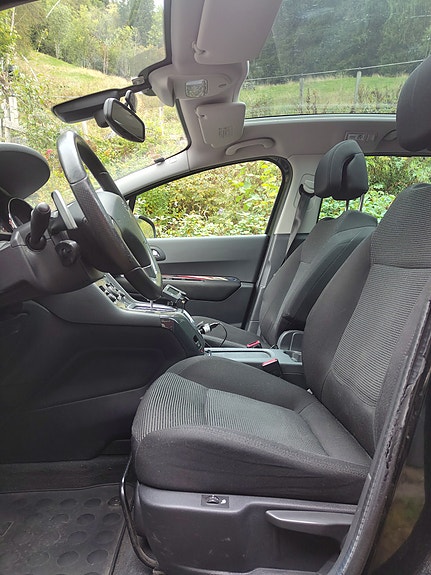 Peugeot 5008 12 of 17