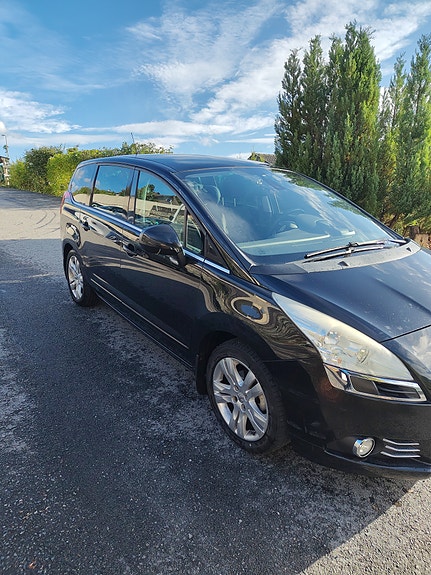 Peugeot 5008 3 of 17