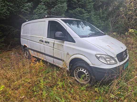 Mercedes-Benz Vito 111 2 of 8