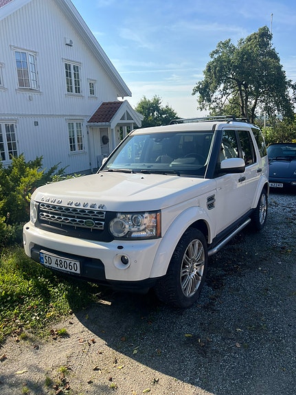 Land Rover Discovery 4 2 of 13