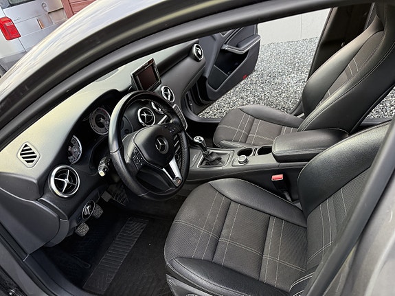 Mercedes-Benz A180 d 7 of 16