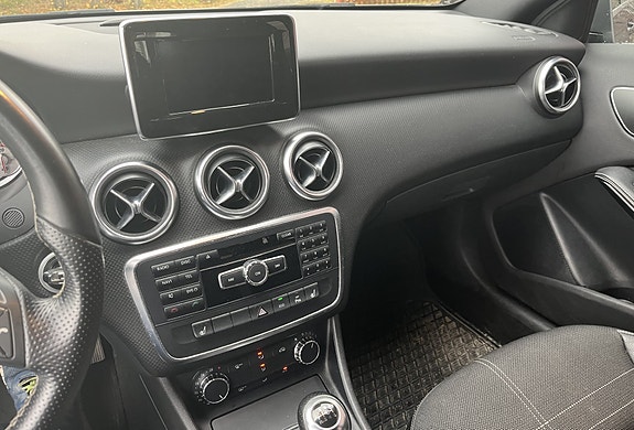 Mercedes-Benz A180 d 15 of 16