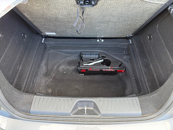 Mercedes-Benz A180 d 13 of 16