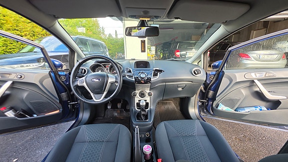 Ford Fiesta 12 of 12