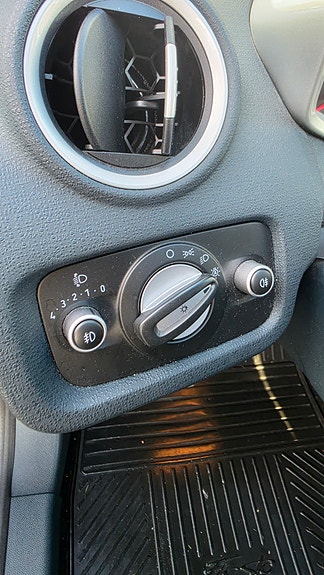 Ford Fiesta 5 of 12