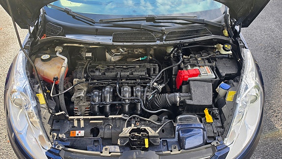 Ford Fiesta 9 of 12