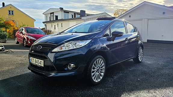 Ford Fiesta 2 of 12