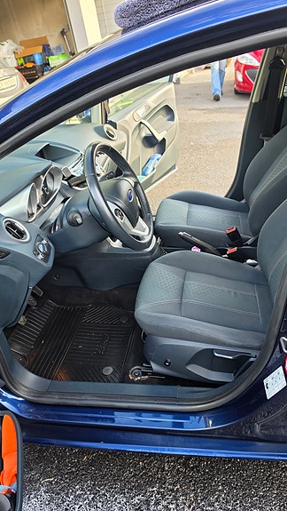 Ford Fiesta 11 of 12