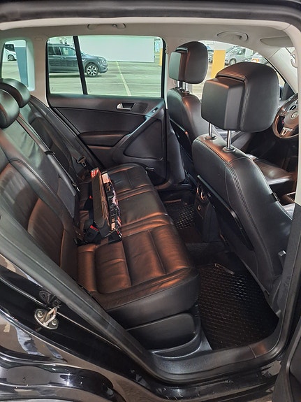 Volkswagen Tiguan 12 of 24