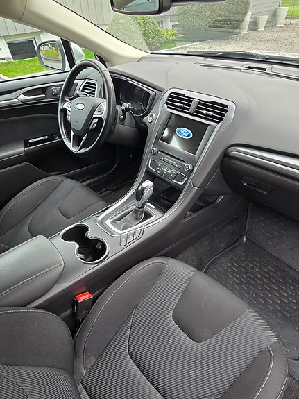 Ford Mondeo 24 of 30