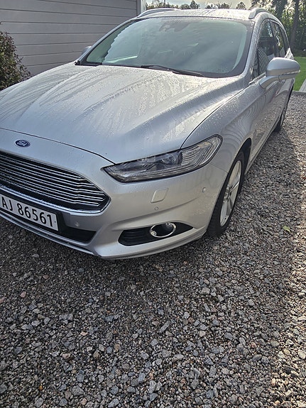 Ford Mondeo 13 of 30