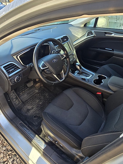 Ford Mondeo 16 of 30