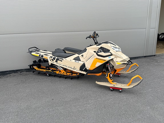 Ski-doo Freeride STD 850 E-TEC Turbo R 3 of 12