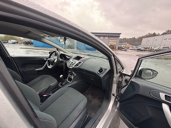 Ford Fiesta 11 of 22