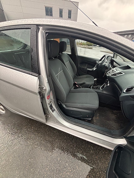 Ford Fiesta 10 of 22
